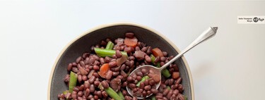 Azukis estofadas, receta proteica y saciante con las populares alubias japonesas