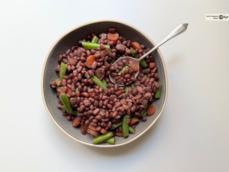 Azukis estofadas, receta proteica y saciante con las populares alubias japonesas