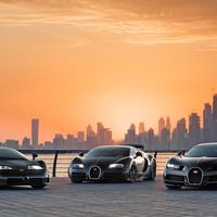 Estas fotos de los Bugatti EB110, Veyron y Chiron rodando por el desierto es de lo mejor que vas a ver hoy