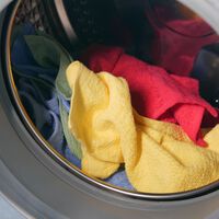 Sacar la ropa de la secadora sin arrugas para no tener que planchar: así es el truco que confirman hasta los fabricantes