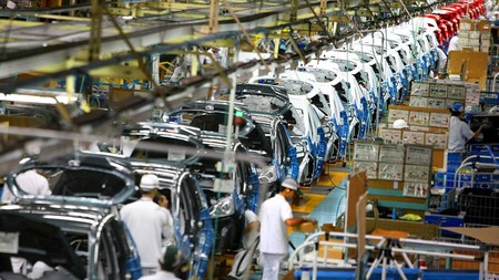 Tras caída del 98.7%, la producción automotriz es declarada actividad esencial: se reanudará el 18 de mayo