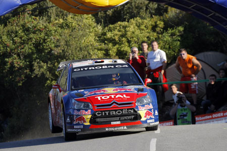 Loeb sigue intratable en Córcega: nueve de nueve