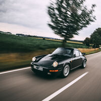 El superdeportivo más veloz de los 80 ya no bate récords de velocidad. Ahora los bate de altura tras caerse de un camión