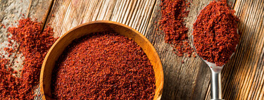 Zumaque o sumac, la especia imprescindible de Oriente Medio: qué es, a qué sabe y cómo usarla en la cocina