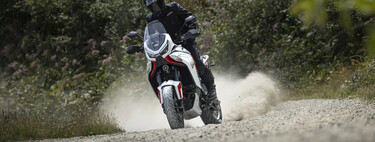 China acaba de traer a España lo nunca visto: una maxi-trail que cuesta casi la mitad que una Honda Africa Twin y está mejor equipada 