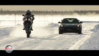 Porsche GT3 RS vs Yamaha YZF-R1, el duelo de MotoJournal… ¡sobre hielo!