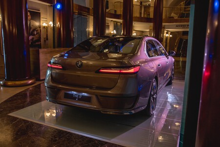 BMW i7 Primer Contacto 38