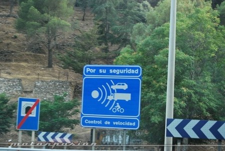 La DGT recaudó casi 130 millones de euros con los radares en 2014