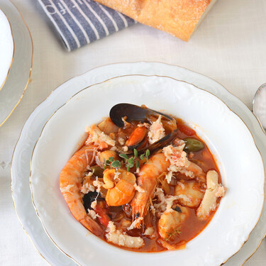 Cioppino: la deliciosa sopa de pescado y marisco italoestadounidense que nos ha conquistado