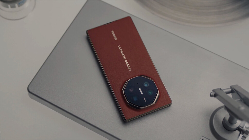 Huawei deja ver su plegable triple. El Huawei Mate XT será todo un espectáculo