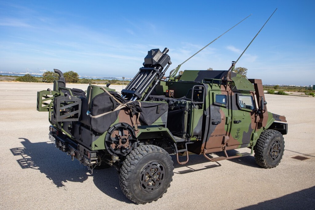 Estaban haciendo unas prácticas en Guadalajara con un vehículo militar de 600.000 euros: lo lanzaron desde un Airbus y salió mal