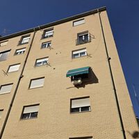 Quiero instalar un aire acondicionado, pero no tengo espacio y el patio parece la mejor opción. Esto es lo que dice la Ley