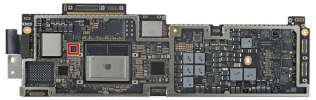 Giroscopio en la placa de un MacBook Air M2 Giroscopio en la placa de un MacBook Air M2