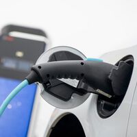 Los coches eléctricos son tan caros que ahora se pueden comprar seminuevos de hasta 12 meses con el plan MOVES III