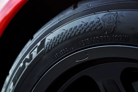 Dodge Challenger Srt Demon Tyre