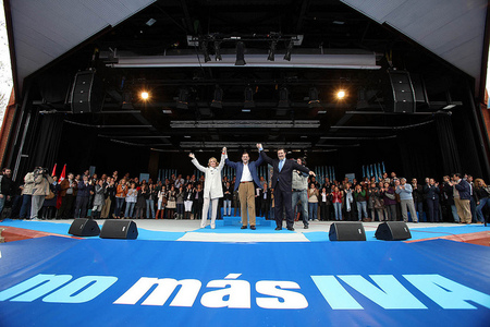 Subir los tipos reducidos del IVA para volvernos más pobres. ¡Vaya solución!