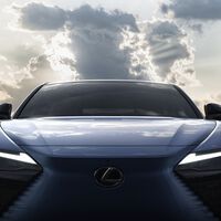 El Lexus RZ ya tiene fecha de presentación y vendrá con un volante de videojuego