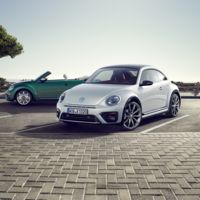 El estiloso Volkswagen Beetle se pone al día. Hazte con un icono por 21.330 euros