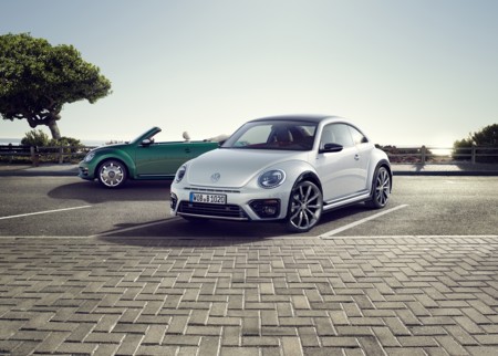 El estiloso Volkswagen Beetle se pone al día. Hazte con un icono por 21.330 euros