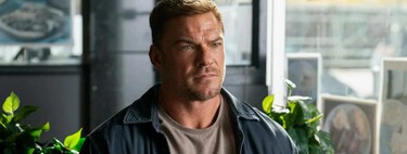 Alan Ritchson confiesa el motivo por el que Reacher no ha rodado aún su libro favorito: "alguien fue reelegido"