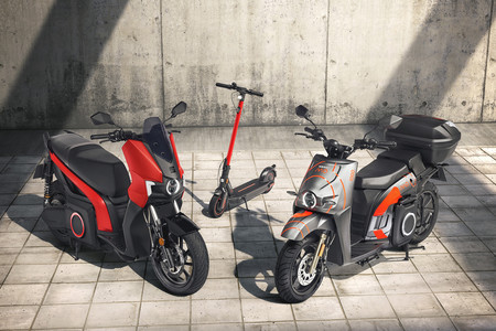 La SEAT MÓ eScooter 125 es la primera moto eléctrica de SEAT, tiene hasta 125 km de autonomía y no viene sola