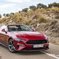"Mientras Dios y los políticos nos lo permitan, nunca haremos un Mustang eléctrico". El CEO de Ford rechaza la profanación eléctrica de su modelo más icónico
