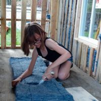 Una niña de 9 años construye refugios para las personas sin hogar