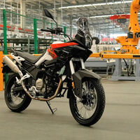 Una trail española rollo dakariano por 3.600 euros. El abaratamiento de las motos está siendo tan bestia que  