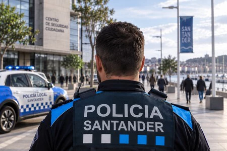 Un Policia Local De Santander
