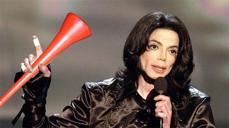 'Michael Jackson: The Experience' en DS tiene el sistema anti piratería más demencial que se ha visto