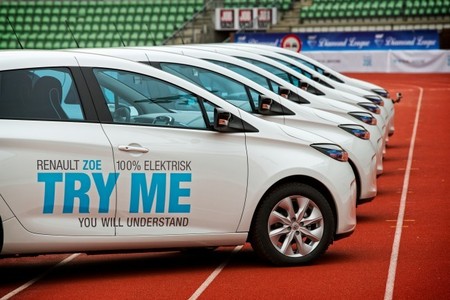 La jefa del programa eléctrico de Renault: "Cuantos más coches eléctricos lance la competencia, mejor"