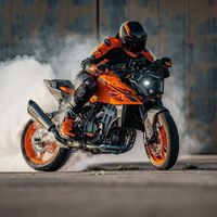 KTM ya presume de "estar de vuelta" gracias a Bajaj. Han esquivado una bala, ¿pero ahora? India podría tener algo más que ver