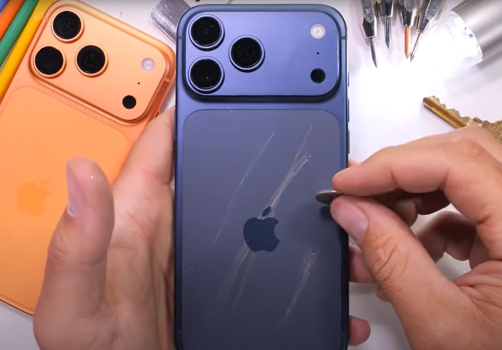 El ‘scratchgate’ ha empañado el lanzamiento del iPhone 17. Desmontamos mitos y aclaramos verdades como puños 