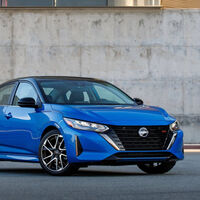 Viene un nuevo Nissan Sentra a México, pero el actual bajó mucho de precio. ¿Vale la pena comprarlo ahora?