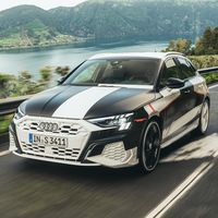 El Audi A3 2021 no se cubre demasiado en estas "fotos espía" publicadas por la marca