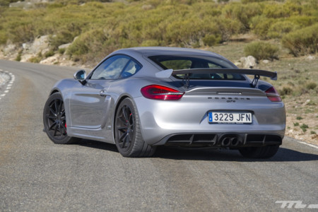 Porsche quiere que sus coches los sigas conduciendo tú: nada de conducción autónoma