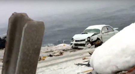 Cuando el mar se enfada es capaz de tragarse 52 coches de un único barco