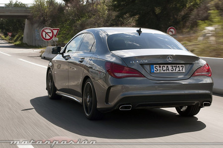 Mercedes Benz Cla Presentacion Prueba Saint Tropez Motorpasion