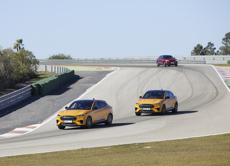 Ford Mustang Mach-E GT Prueba Circuito 27