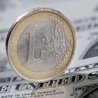 Ahora que el dólar está fuerte así puedes cubrir las inversiones ante un movimiento de divisas