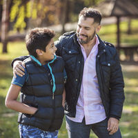 "Tenemos que colocarnos detrás de nuestros hijos adolescentes para ayudarles a despegar", hablamos con Josep López Romero