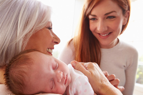 Tensión entre nuera y suegra: nueve claves para llegar a acuerdos sobre los niños