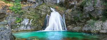 Si viajas en camper por Albarracín, esta cascada de agua cristalina merece un desvío: una ruta de cuento que parece Noruega