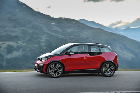 BMW i3s en carretera