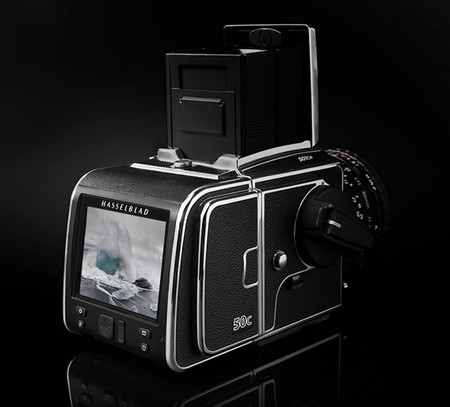Hasselblad ha lanzado un nuevo respaldo digital derivado de la H5D-50c con muy buena pinta, pero carísimo