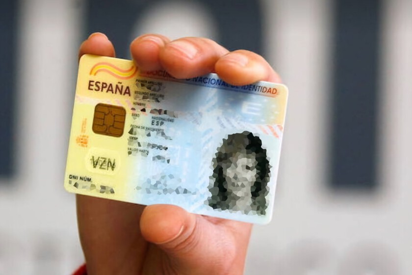 Los hoteles llevan años pidiendo y fotocopiando nuestro DNI al hacer el check-in. No pueden ni deben hacerlo