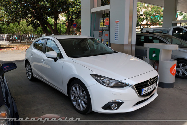 Mazda3 2013 Luxury AT