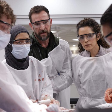 Pitt Gerran Howell Amielynn Abellera Noah Wyle Sepideh Moafi Supriya Ganesh