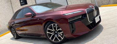 BMW i7, a prueba: el lujo de un Serie 7 de toda la vida, en un acertado formato eléctrico