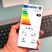 Si compras un móvil en España, desde hoy debe llevar etiqueta  energética: esto es lo que tienes que mirar para elegir la mejor opción 